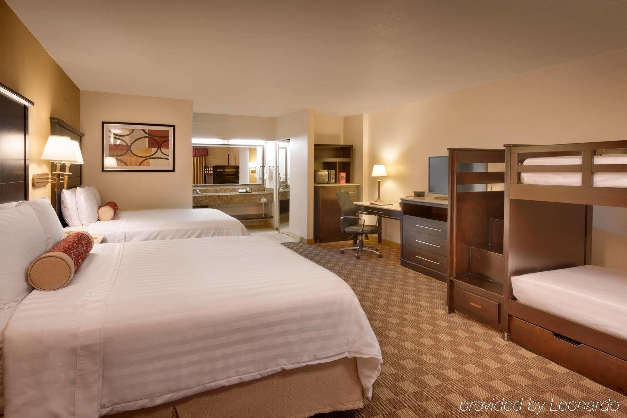 Cortona Inn And Suites Anaheim Resort Eksteriør billede