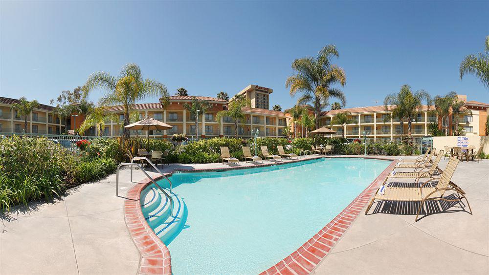 Cortona Inn And Suites Anaheim Resort Eksteriør billede